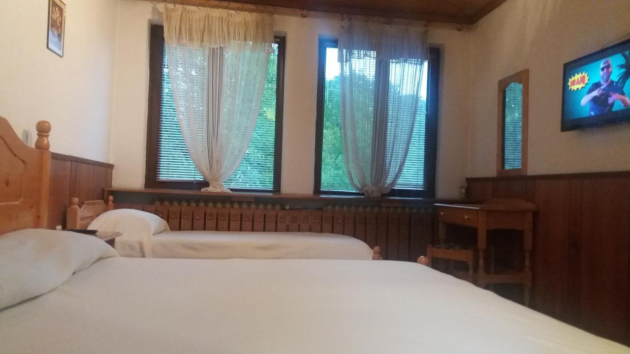 Chicho Tomovata Koliba Hotel Tryavna Exterior foto