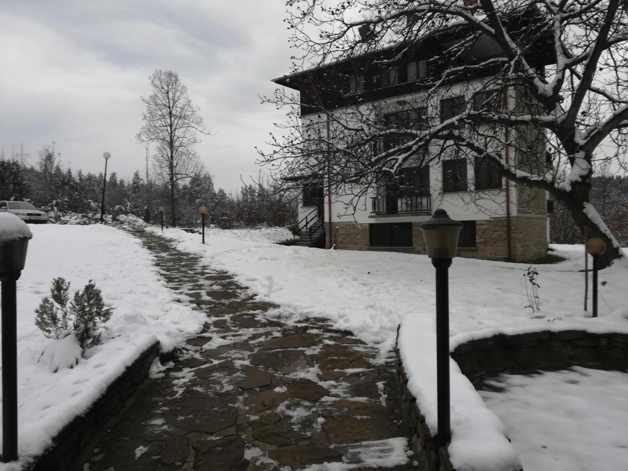 Chicho Tomovata Koliba Hotel Tryavna Exterior foto